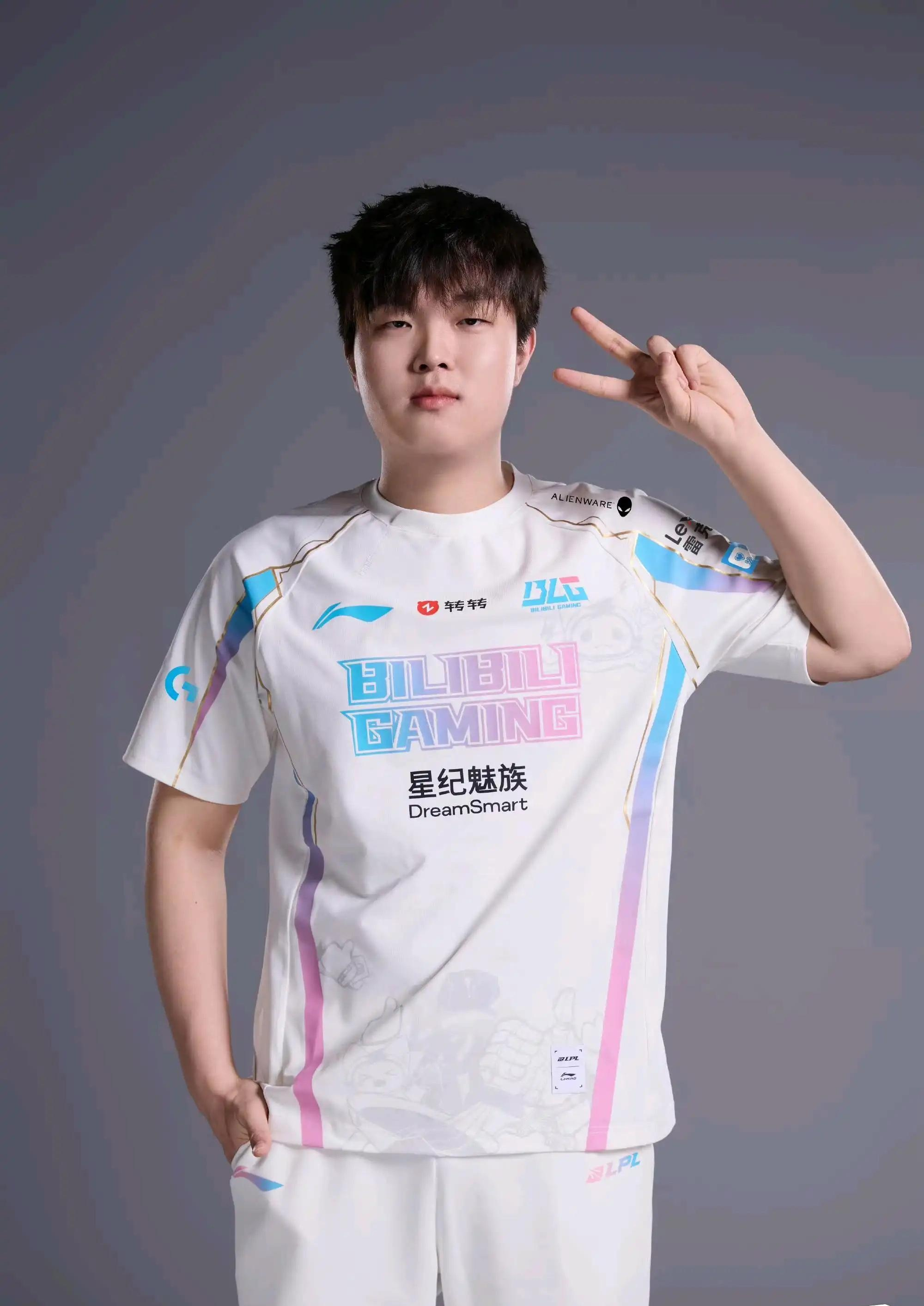 开云官方网站-关于DWG前途光明！，Rookie新星领先优势明显表现突出赢得满堂喝彩的信息